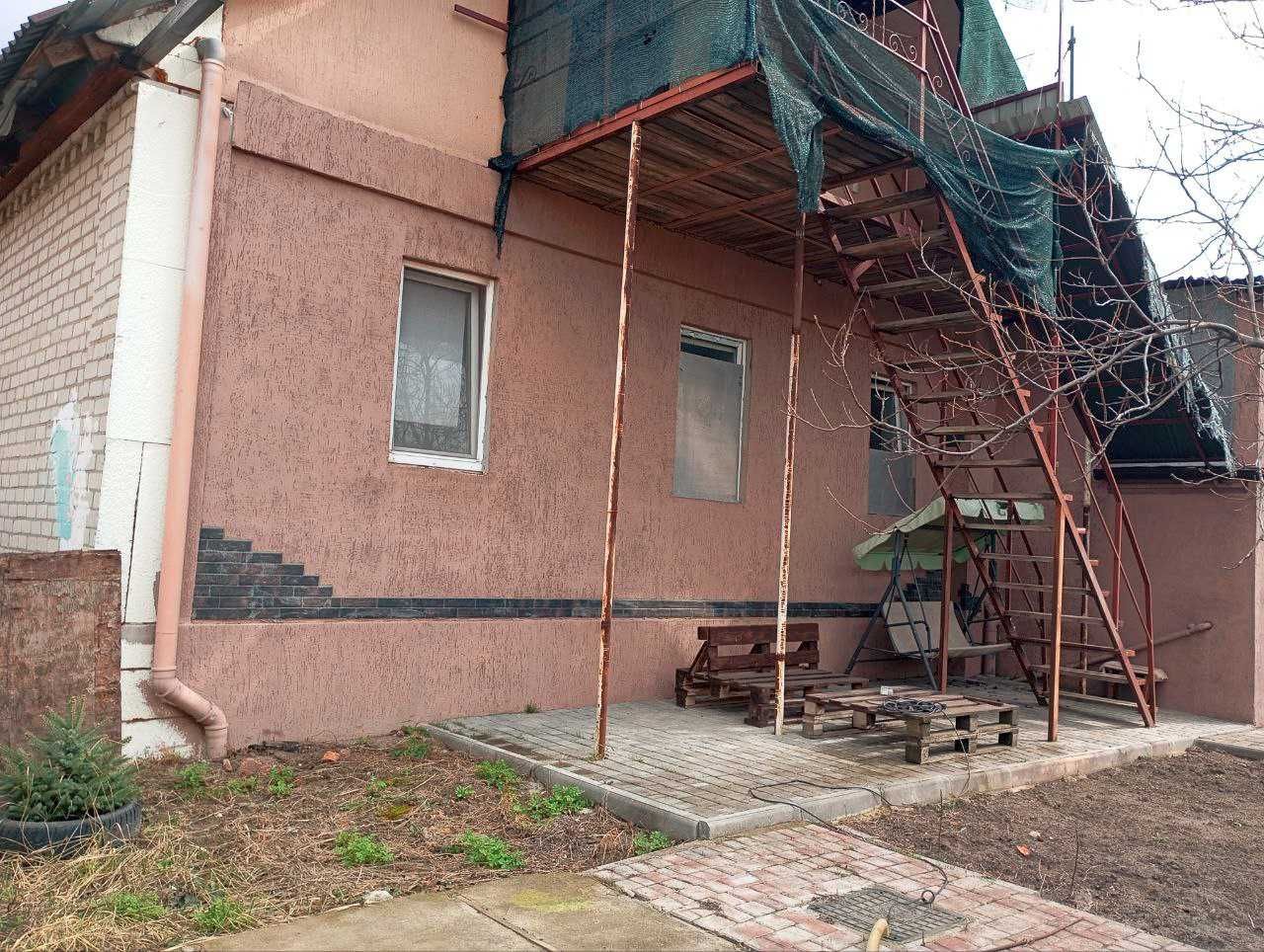 Продам капітальний будинок 105м2 у Дергачах.
