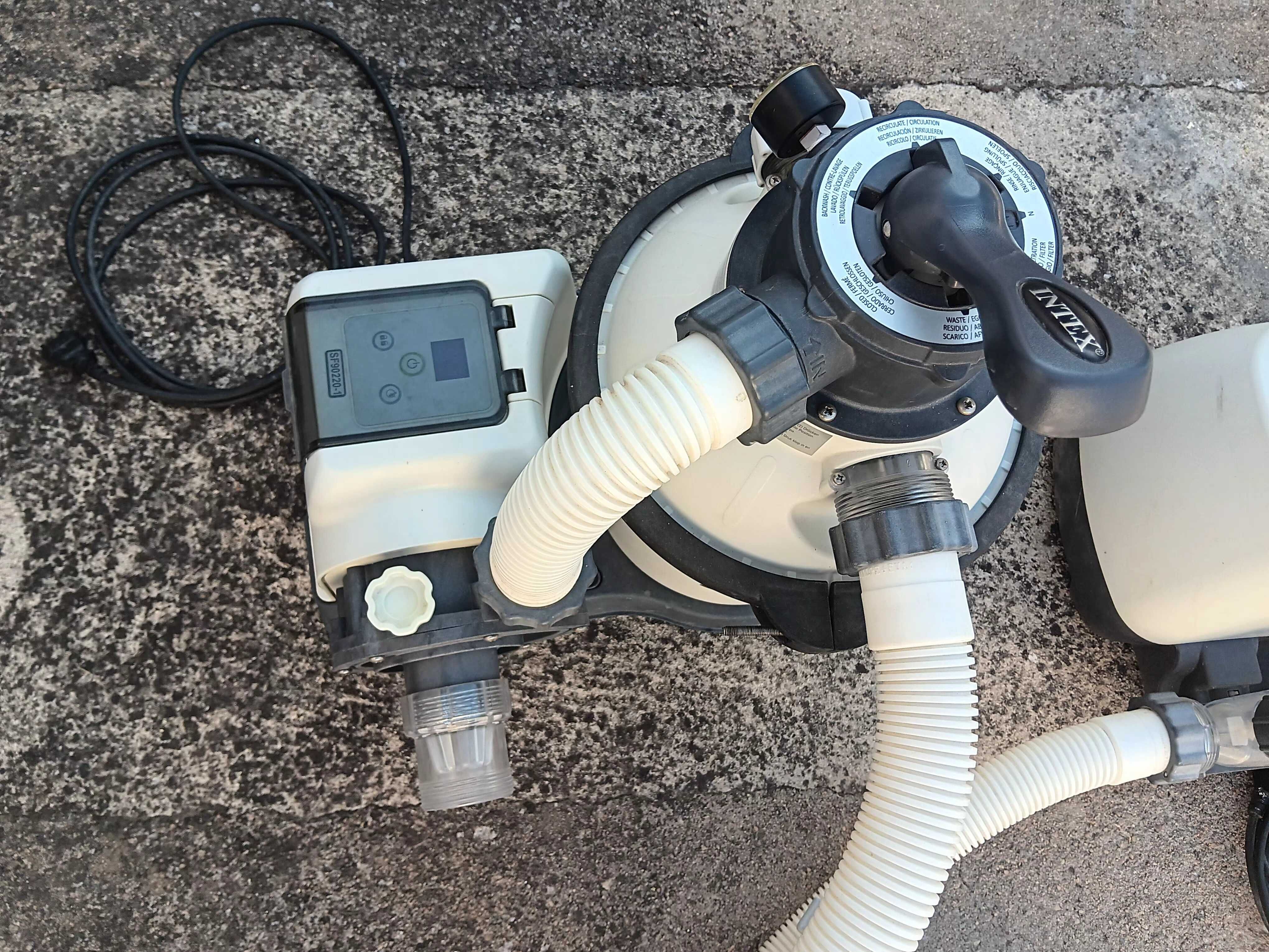 Conjunto bomba, filtro de areia e sistema de água salgada para piscina