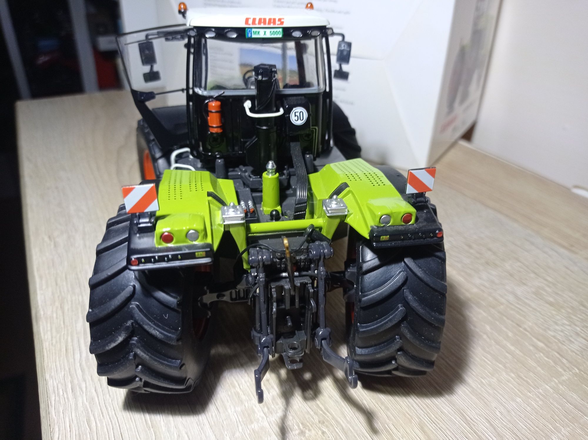 Model Traktor Claas Xerion 5000 1:32 Wiking nie Universal Hobbies Siku