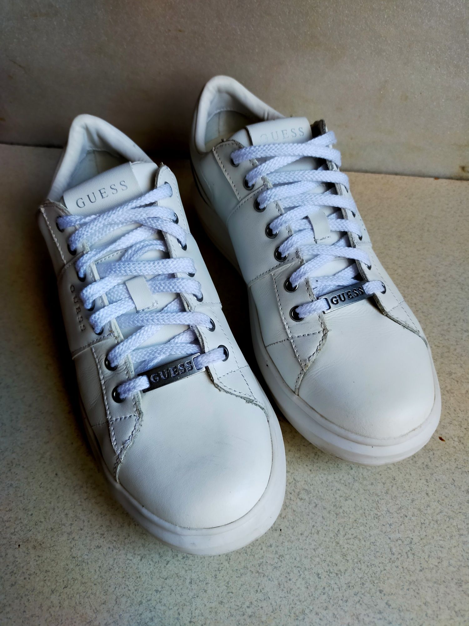 Buty Sportowe Guess 42