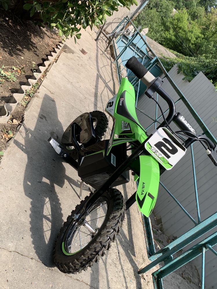 Електричний мотоцикл Razor SX125 McGrath 12V Dirt Bike Mini Electric