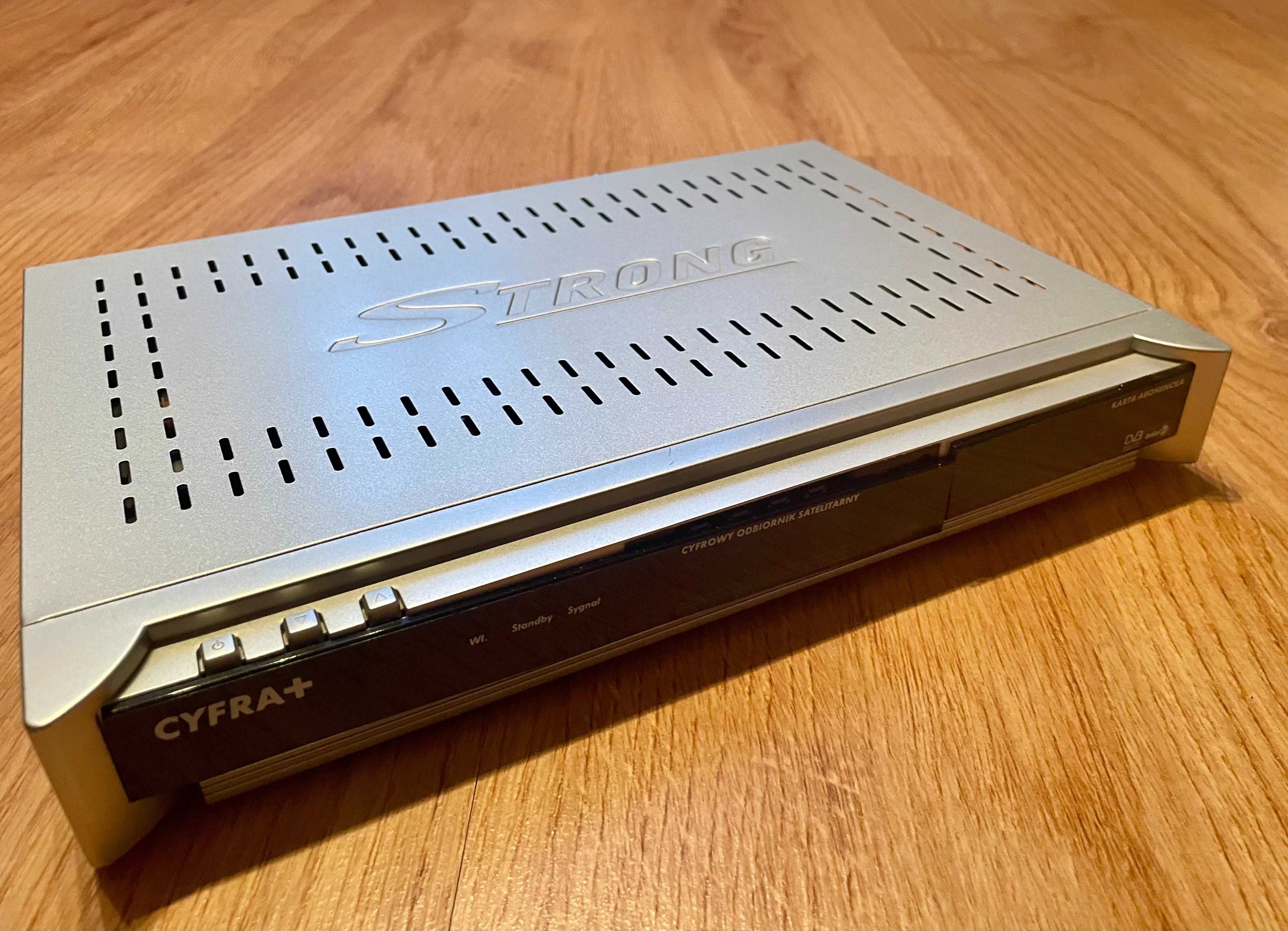 Dekoder satelitarny model STRONG 6880