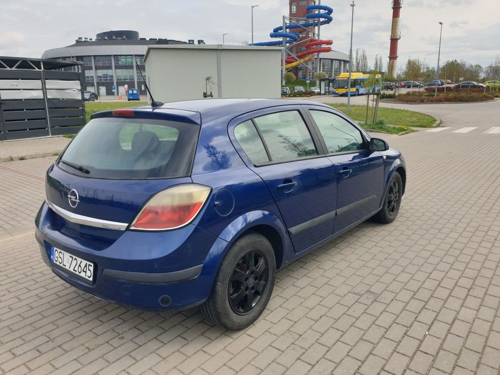 Zamiana  na auto do poprawek lakiernicznych-Opel Astra H  1.6 benz z i