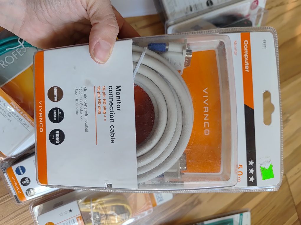 Zestaw  przewodów antenowe,sieciowe,audio