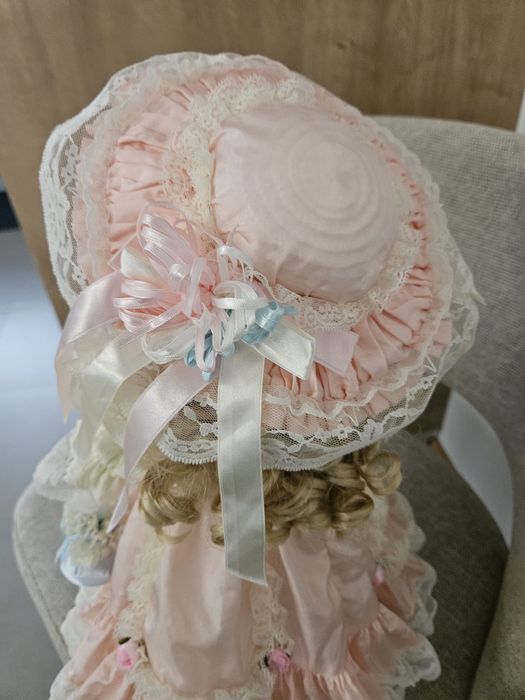 Boneca porcelana - 45 cm