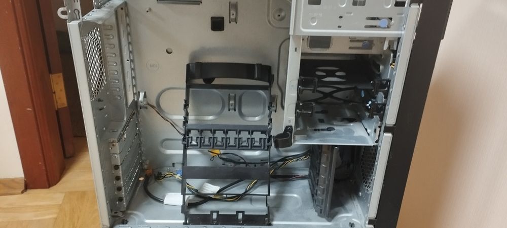 Корпус от сервера Lenovo TninkStation S20