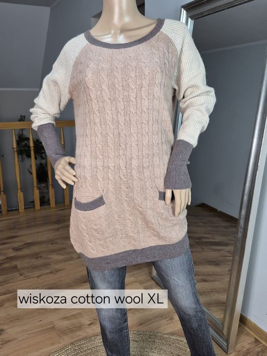 Beżowy sweter damski z kieszeniami, warkoczowy splot, wełna angora, ro