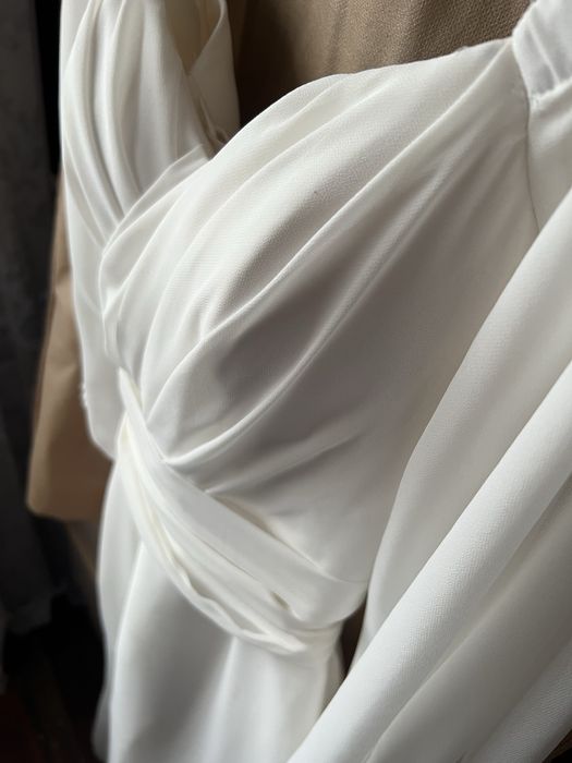 Продам весільньу сукнню