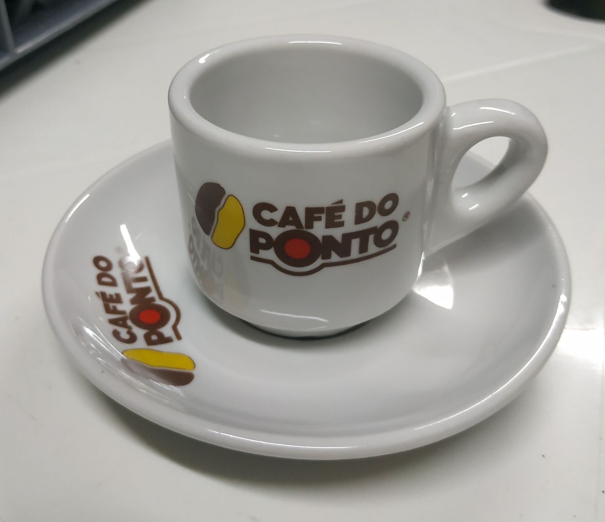 Conjunto chavenas de café + pires Marca