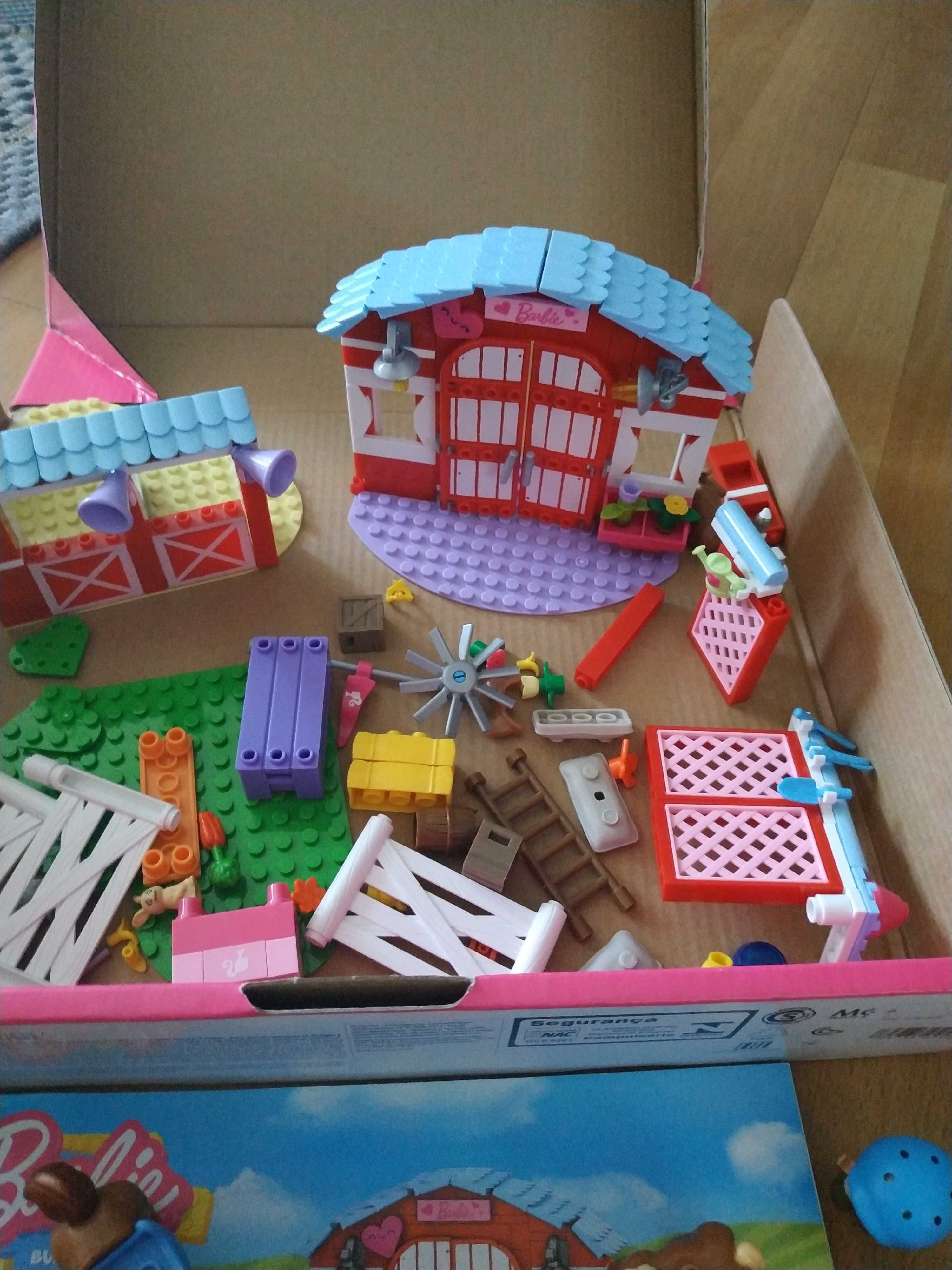 HDJ87 Stajnia Barbie Mega  Bloks