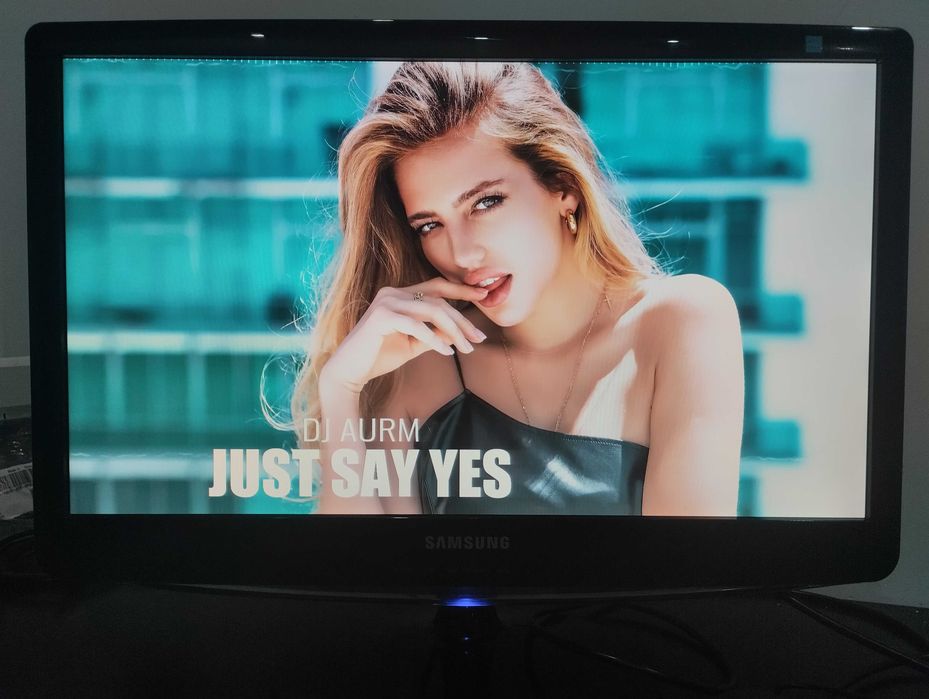 Monitor Samsung 22 cale HDMI Smart TV