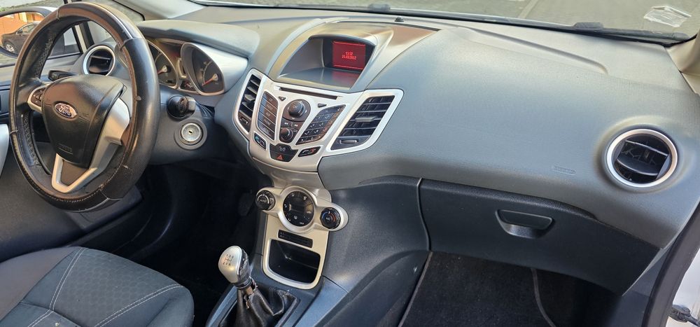 Ford fiesta 1.5 tdci como novo 11