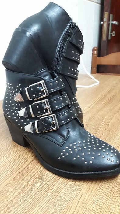 Botins pretos tam 40