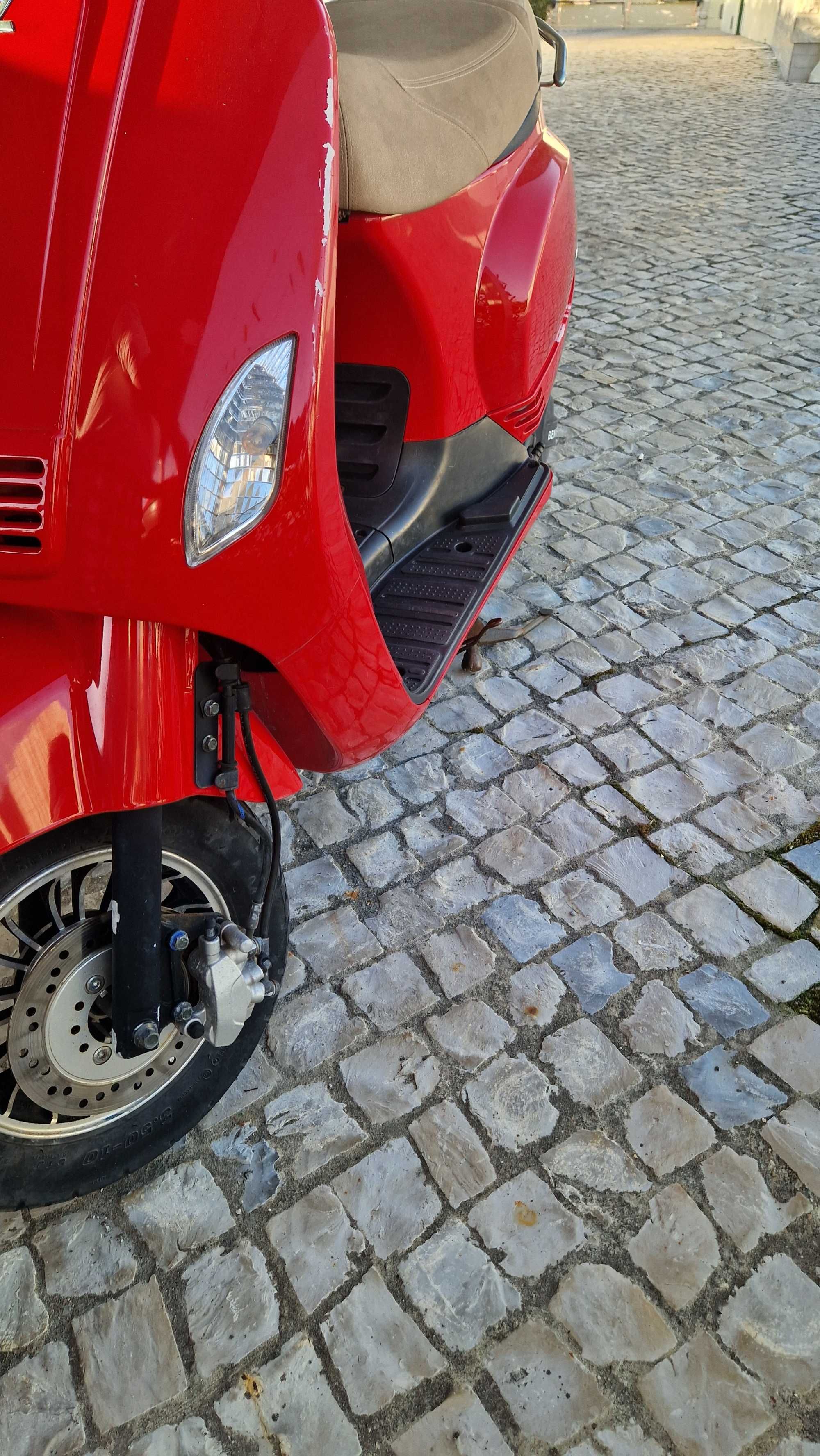 Vendo scooter 125 cm