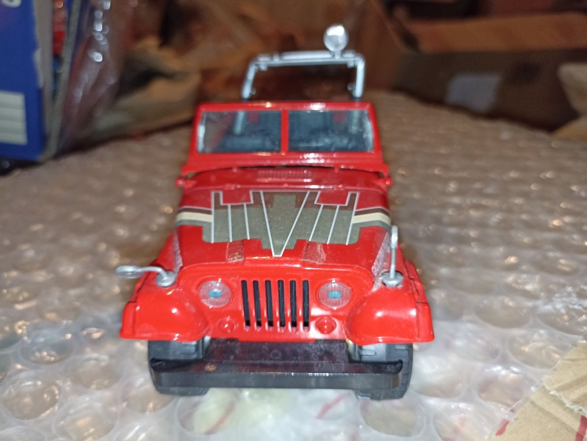 Model  Jeep Wrangler bburago 1:24