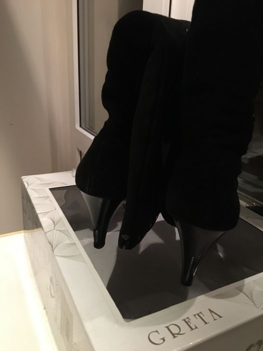 Сапоги. Козаки високі. 38, 38,5. Демісез. Натур. замш.