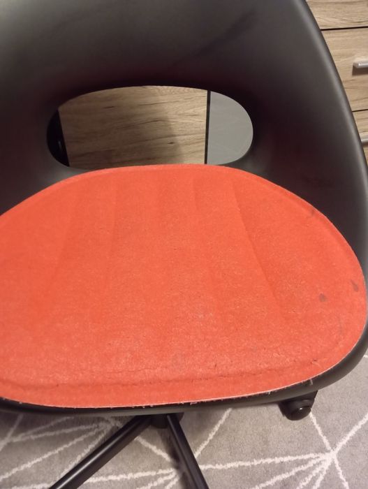 Krzesło obrotowe z Ikea z poduszką