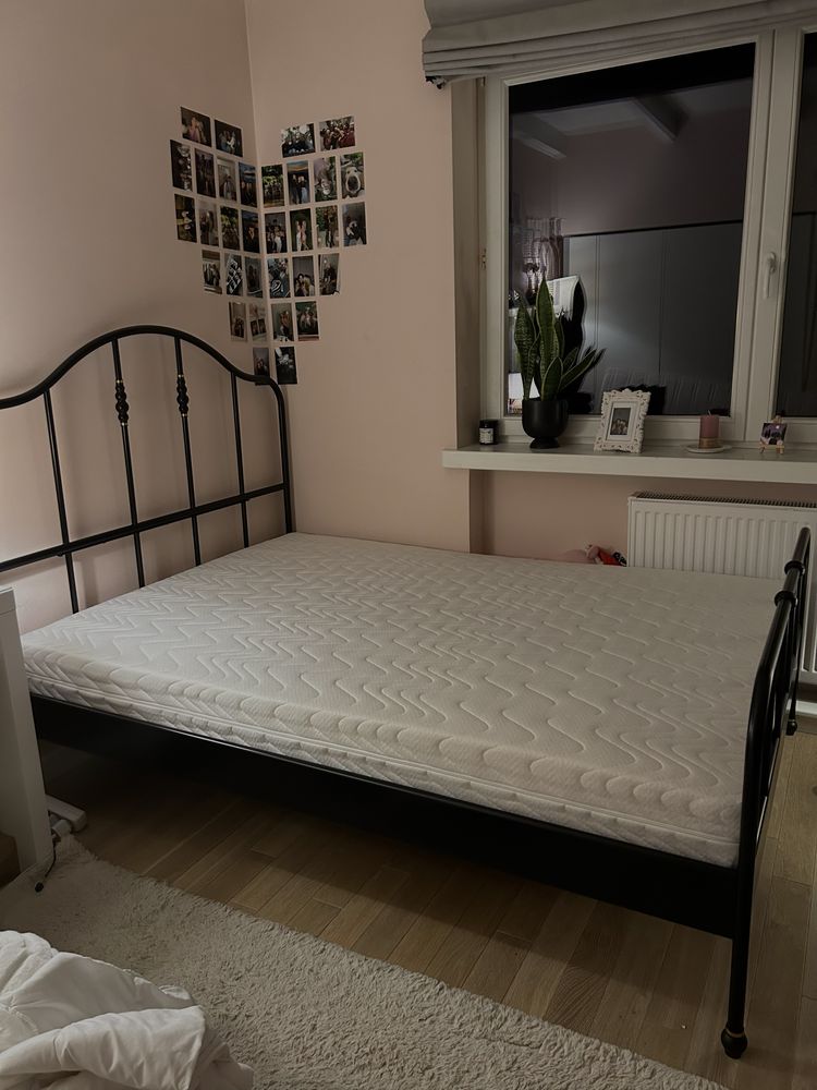 Czarne metalowe łóżko ikea sagstua 140x200 dodatkowo materac