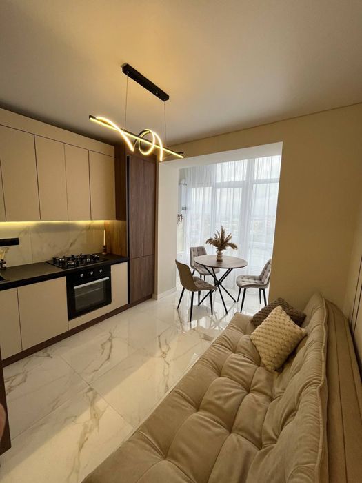 Продаж 1К квартира з дизайнерським ремонтом ЖК Містечко Центральне