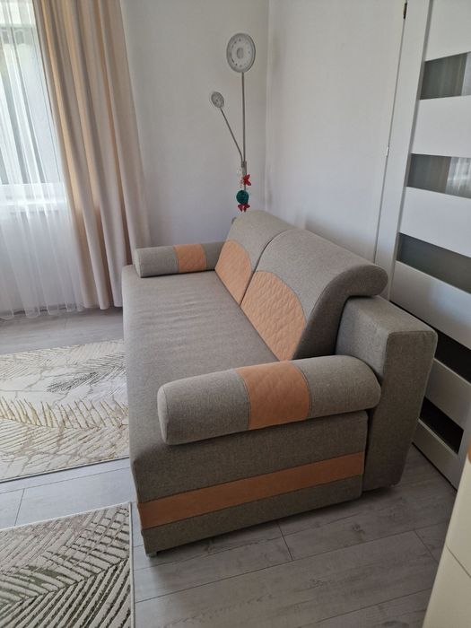 Kanapa rozkładana z funkcją spania i pojemnikiem