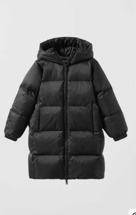 Пуховик 116 чорного кольору