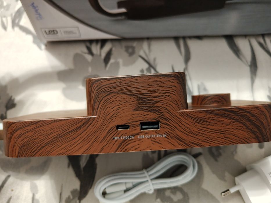 Lampka z ładowarką