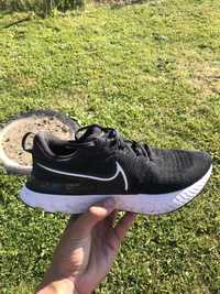 Nike React 39-40