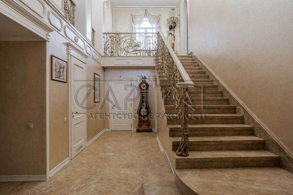 Продажа 3-этажного дома в Киеве, Печерский р-н, Царское село.