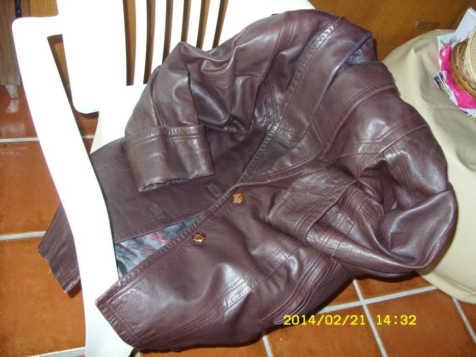 Gabardina de senhora em Cabedal