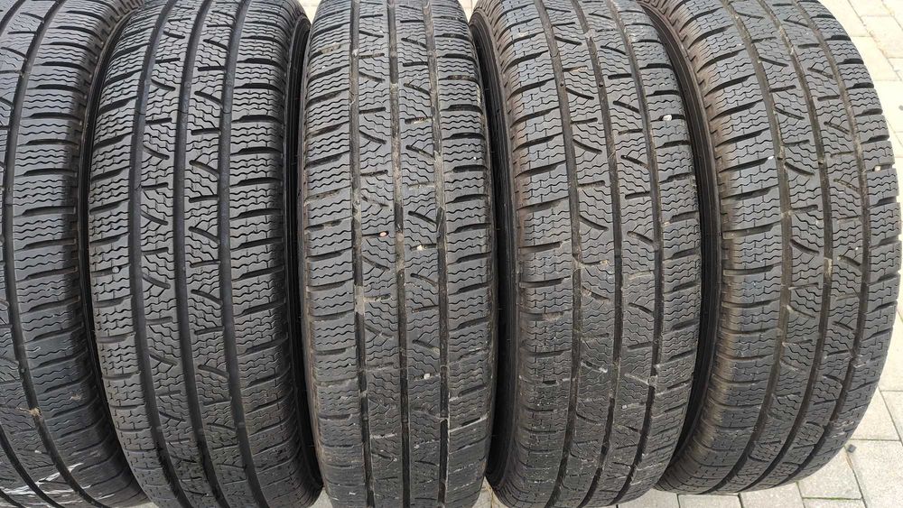 Koła Zimowe Sprinter Bliźniak 205/75/16C Pirelli 6x205  Ładne 8,5mm