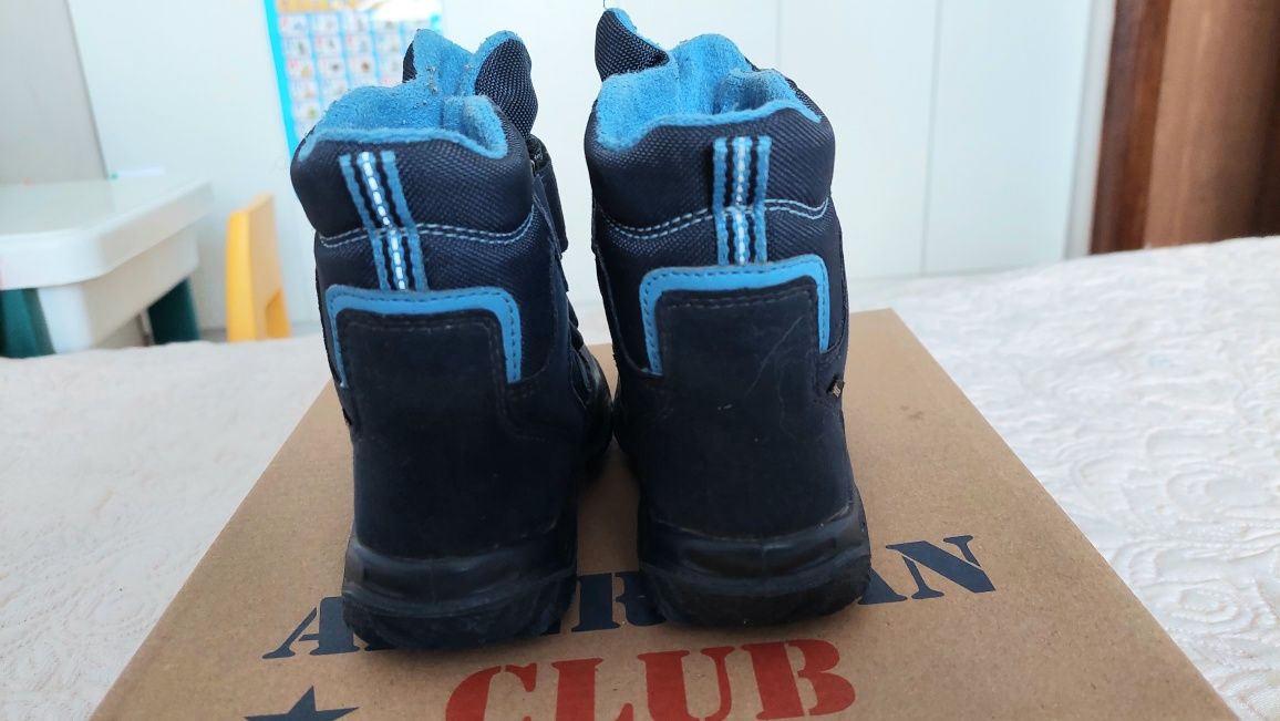 Дитяче зимове взуття для хлопчика на 3 роки +теплі колготи в подарунок