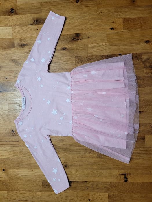 Sukienka z długim rękawem rozmiar 74 firmy Sinsay różowa w gwiazdki