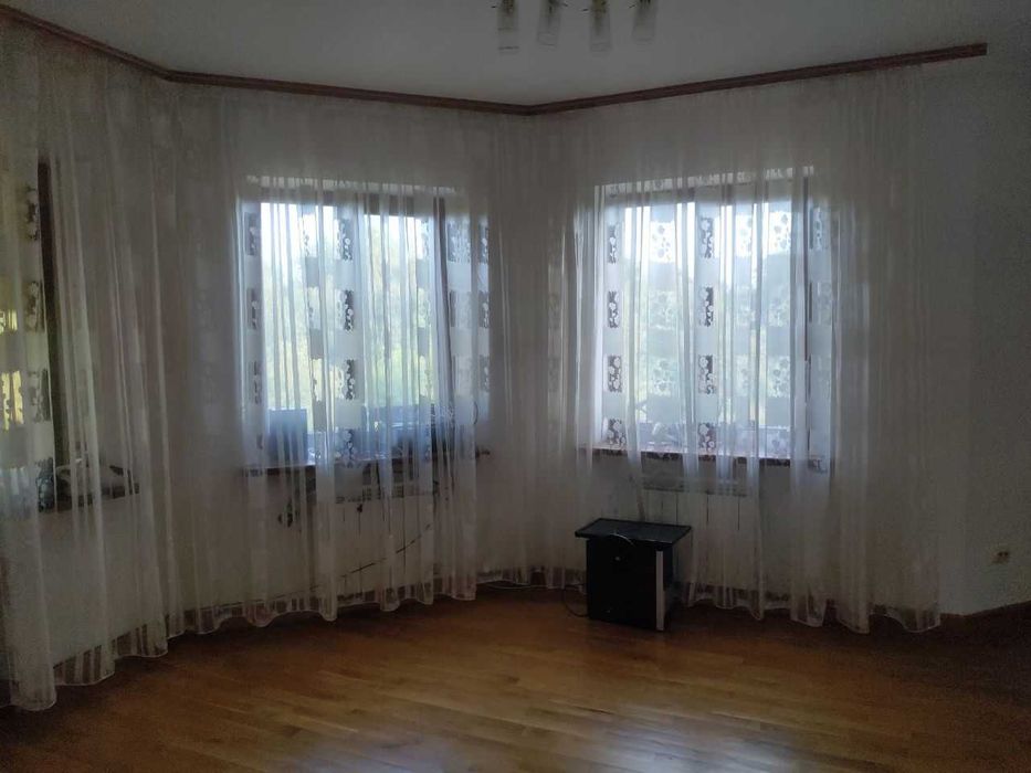 Продається сучасний двоповерховий будинок в селі Станишівка