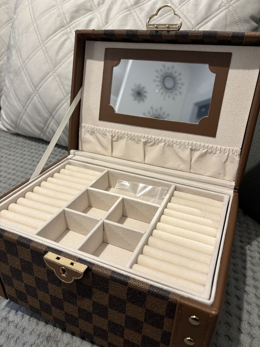 Szkatułka   , kufer