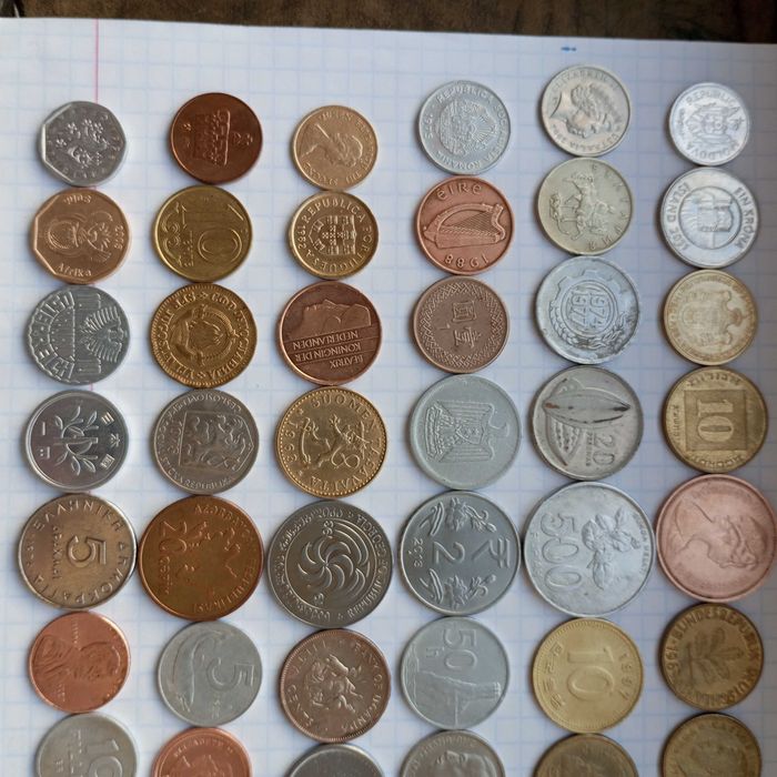 Продам набор монет без повторов 50 стран мира.Все континенты.
