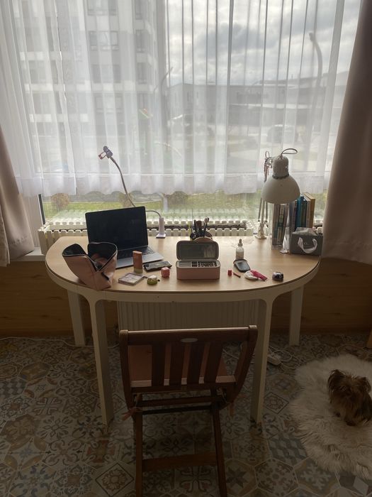 Стіл та дві шафи ikea