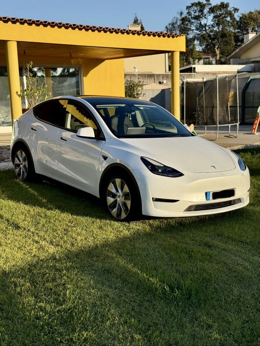 Tesla Model Y Long Range AWD