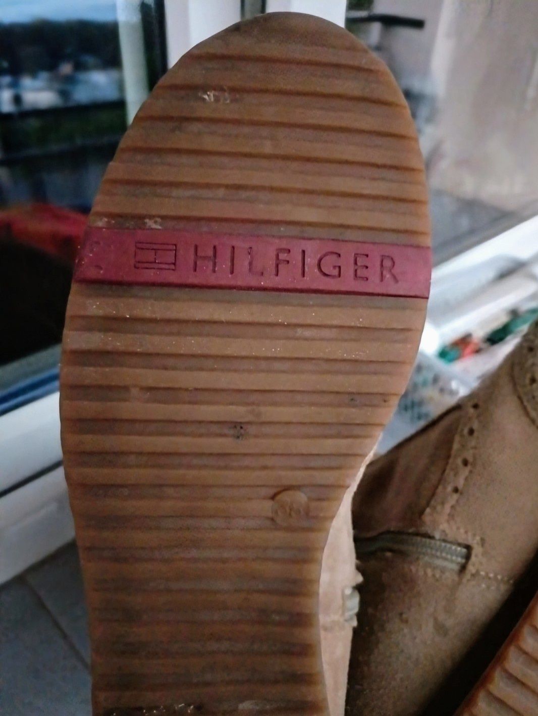 Stylowe długie zamszowe botki Tommy Hilfiger r.38