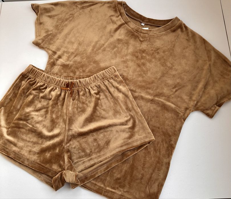 Велюрова піжамка