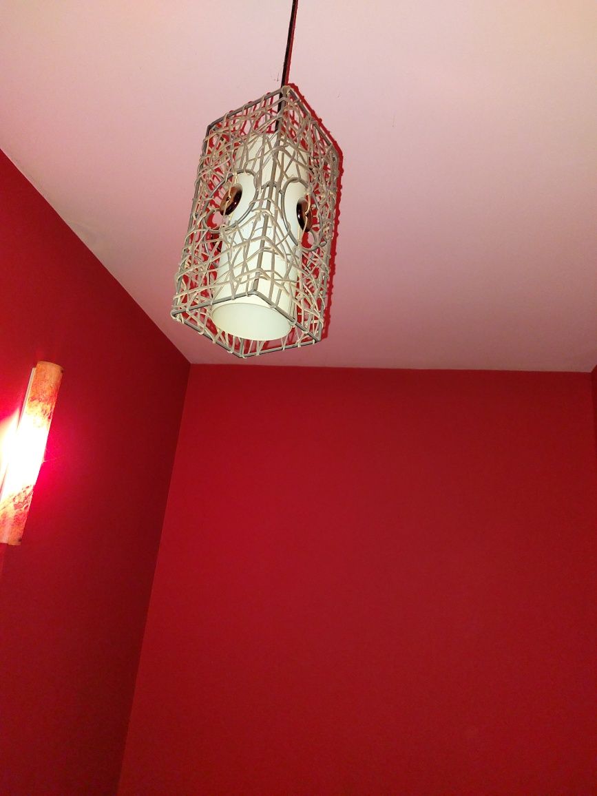 Lampa sufitowa bardzo dekoracyjna
