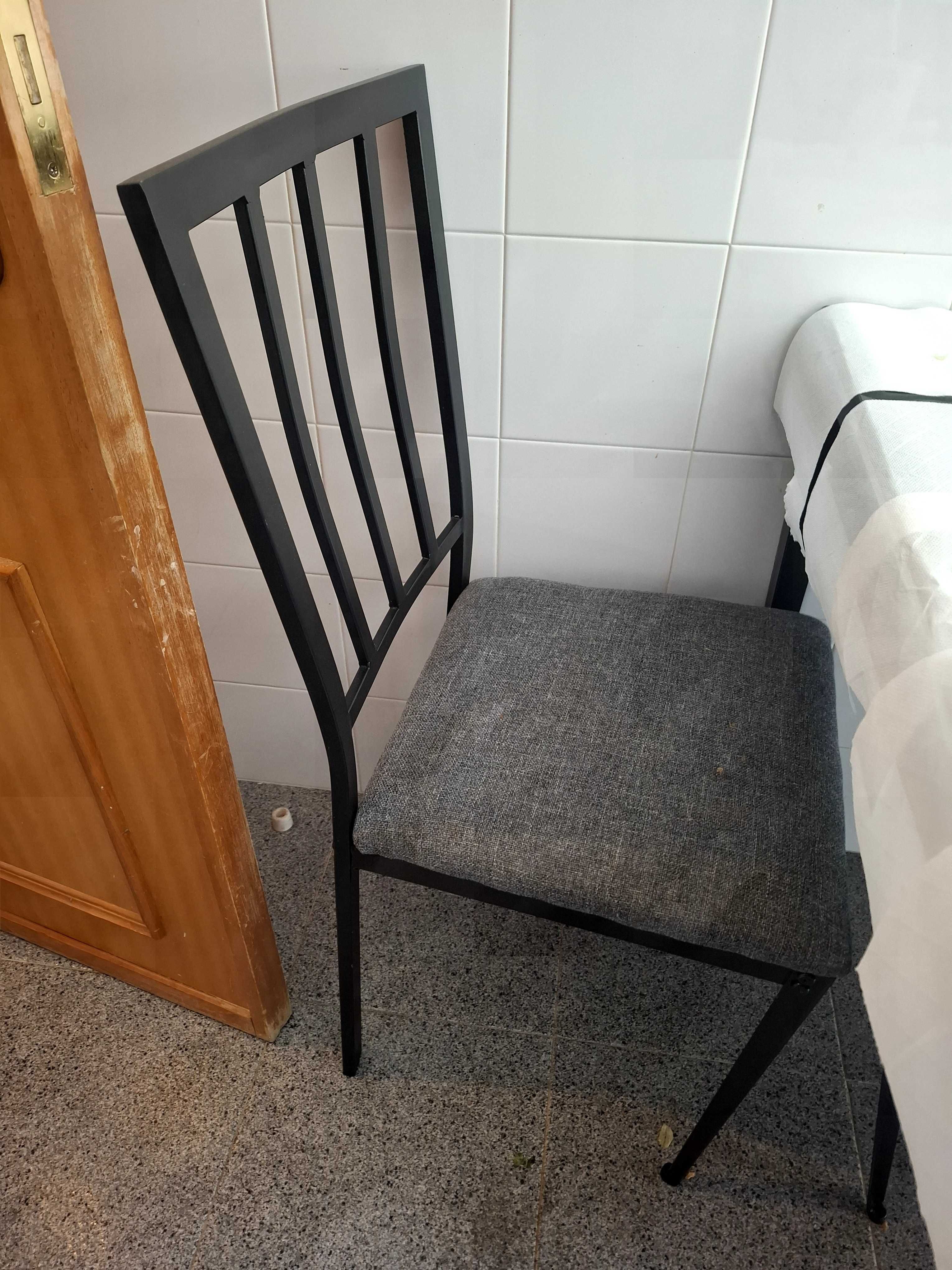 Cadeiras cozinha usadas
