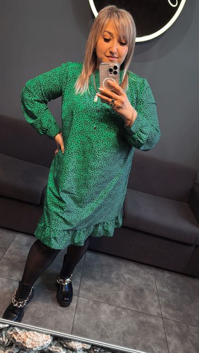 Стильна і легка сукня