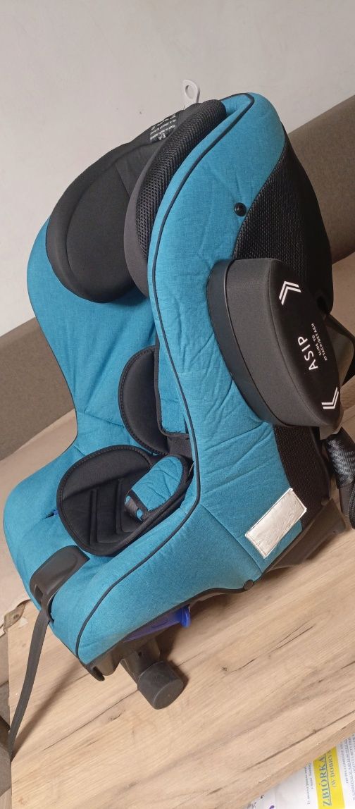Axkid Minikid 2.0, plus mata i lusterko Smiki.