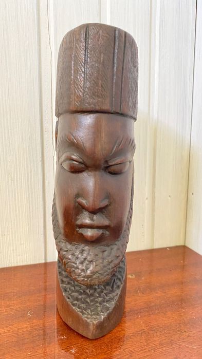 Arte africana busto em madeira