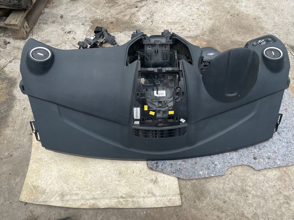 Комплект безпеки торпедо airbag подушка в руль ремені ford fiesta MK7