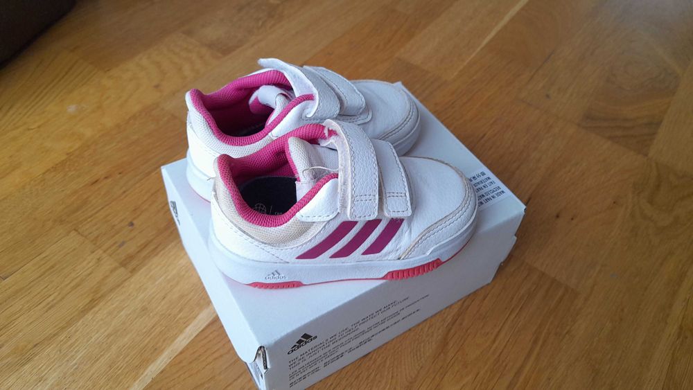 Buty adidas dla dziewczynki r.22