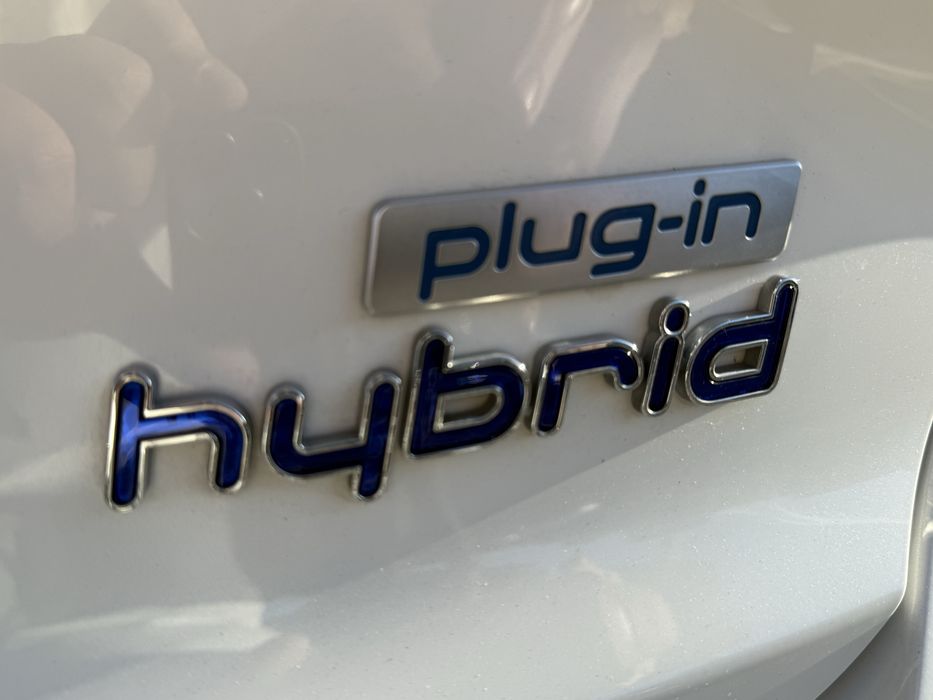 Продам Hyundai Sonata  Гибрид-Плагин 2015г