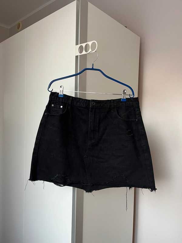 Czarna jeansowa spódnica spódniczka