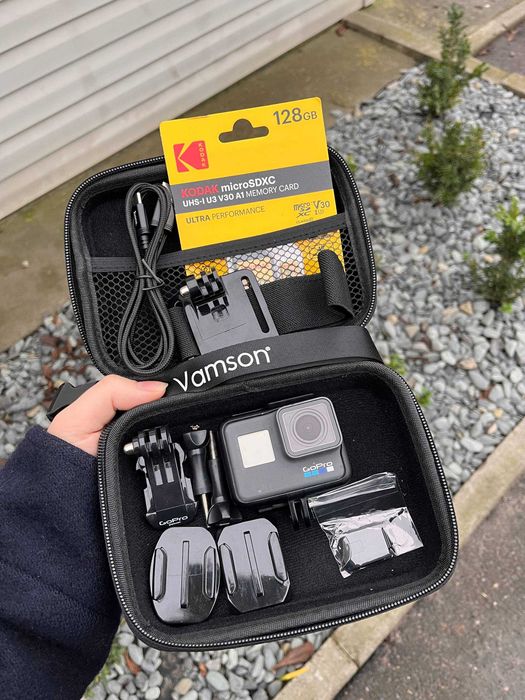 Екшн-камера GoPro Hero 6 в кейсі