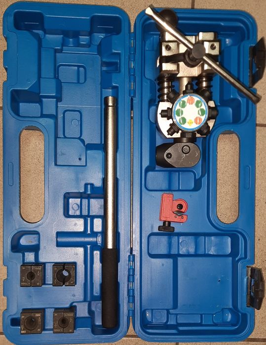 Інструмент для розвальцьовування гальмівних трубок